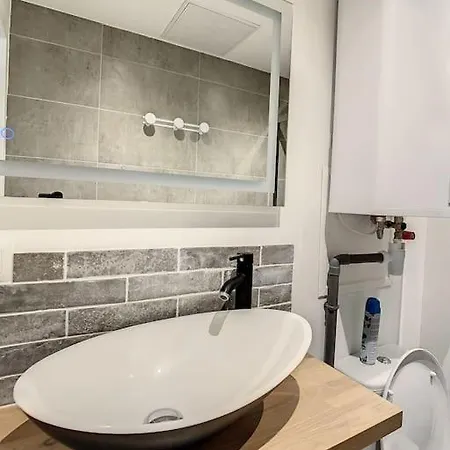 Appartement Gare Equipe Netflix Wifi 2pers